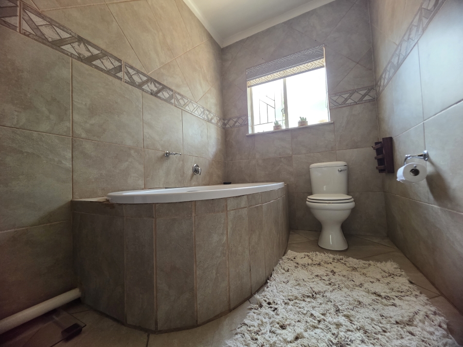 To Let 6 Bedroom Property for Rent in Riebeeckstad Free State